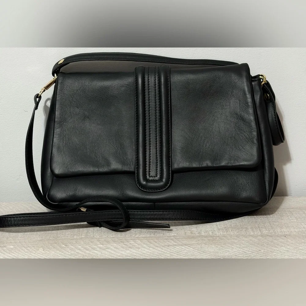 Vintage leather shoulder/crossbody bag by Centaurea. Made in Italy, Like New